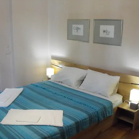 Julia Garden Apartment
